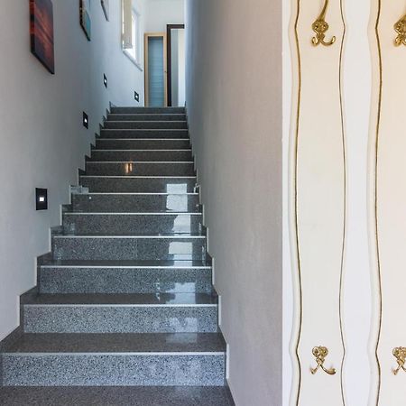 Stunning Apartment In Fazana With House Sea View Kültér fotó