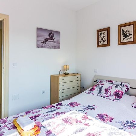 Stunning Apartment In Fazana With House Sea View Kültér fotó