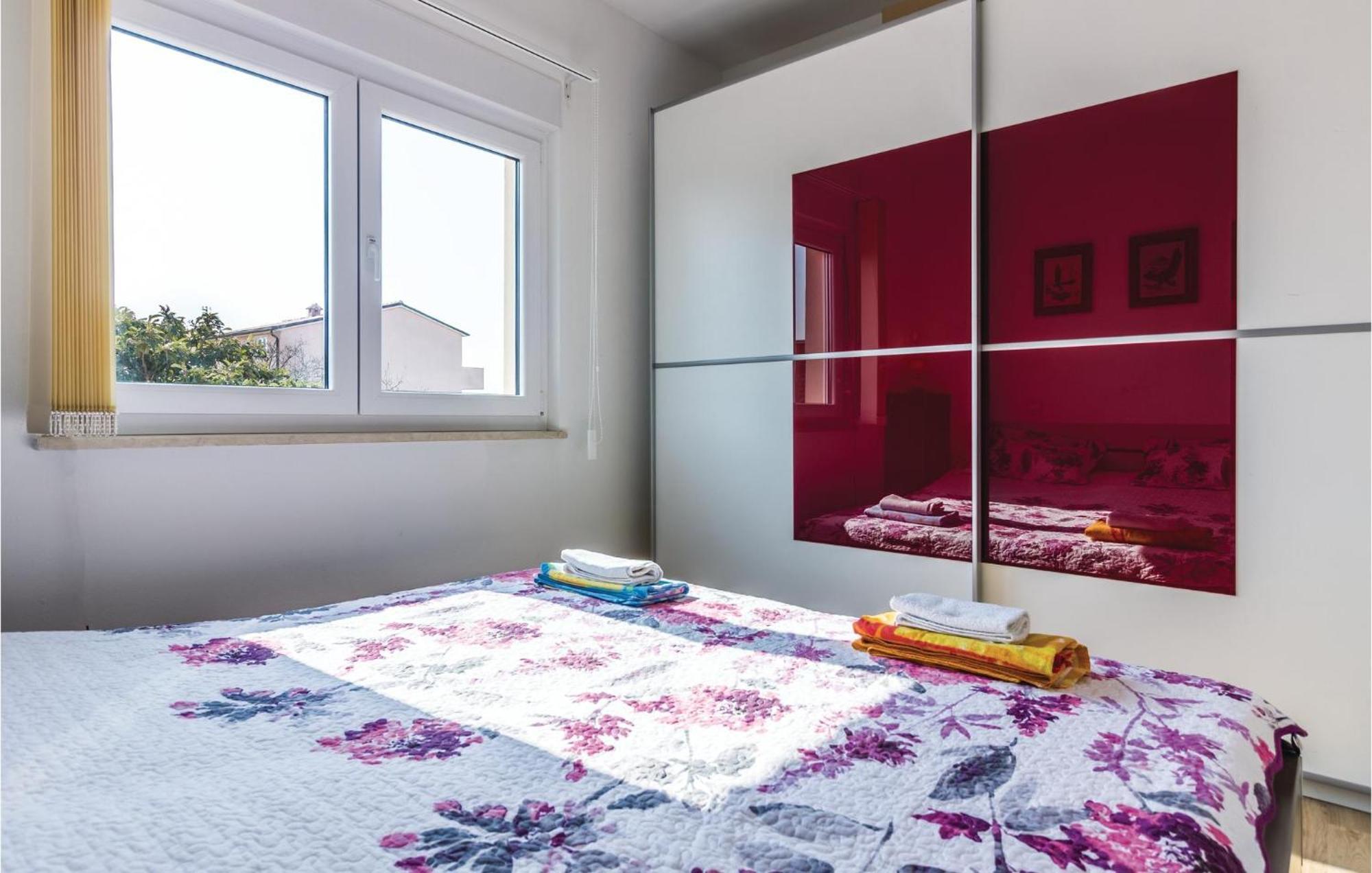 Stunning Apartment In Fazana With House Sea View Kültér fotó
