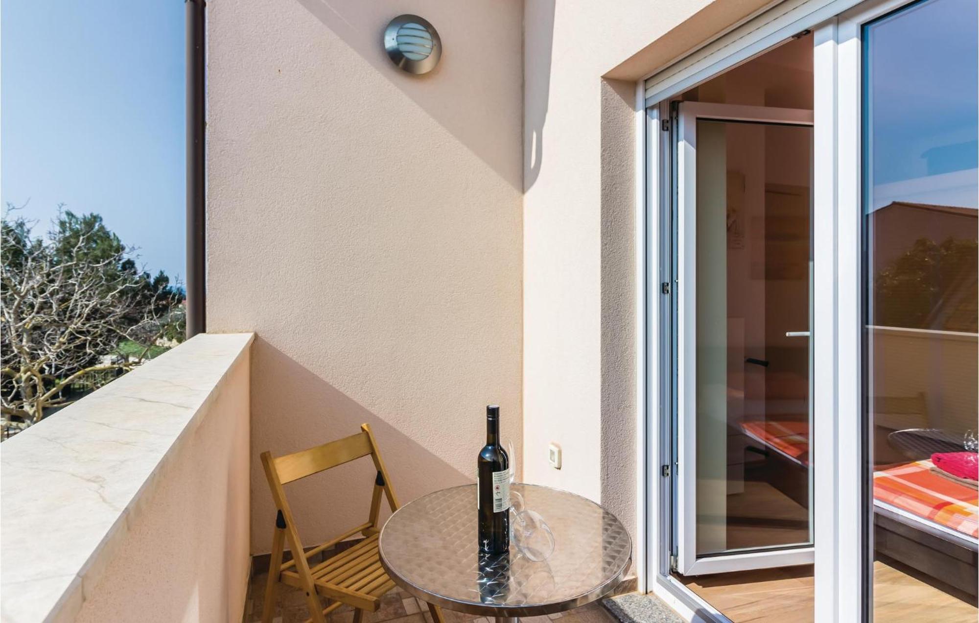 Stunning Apartment In Fazana With House Sea View Kültér fotó