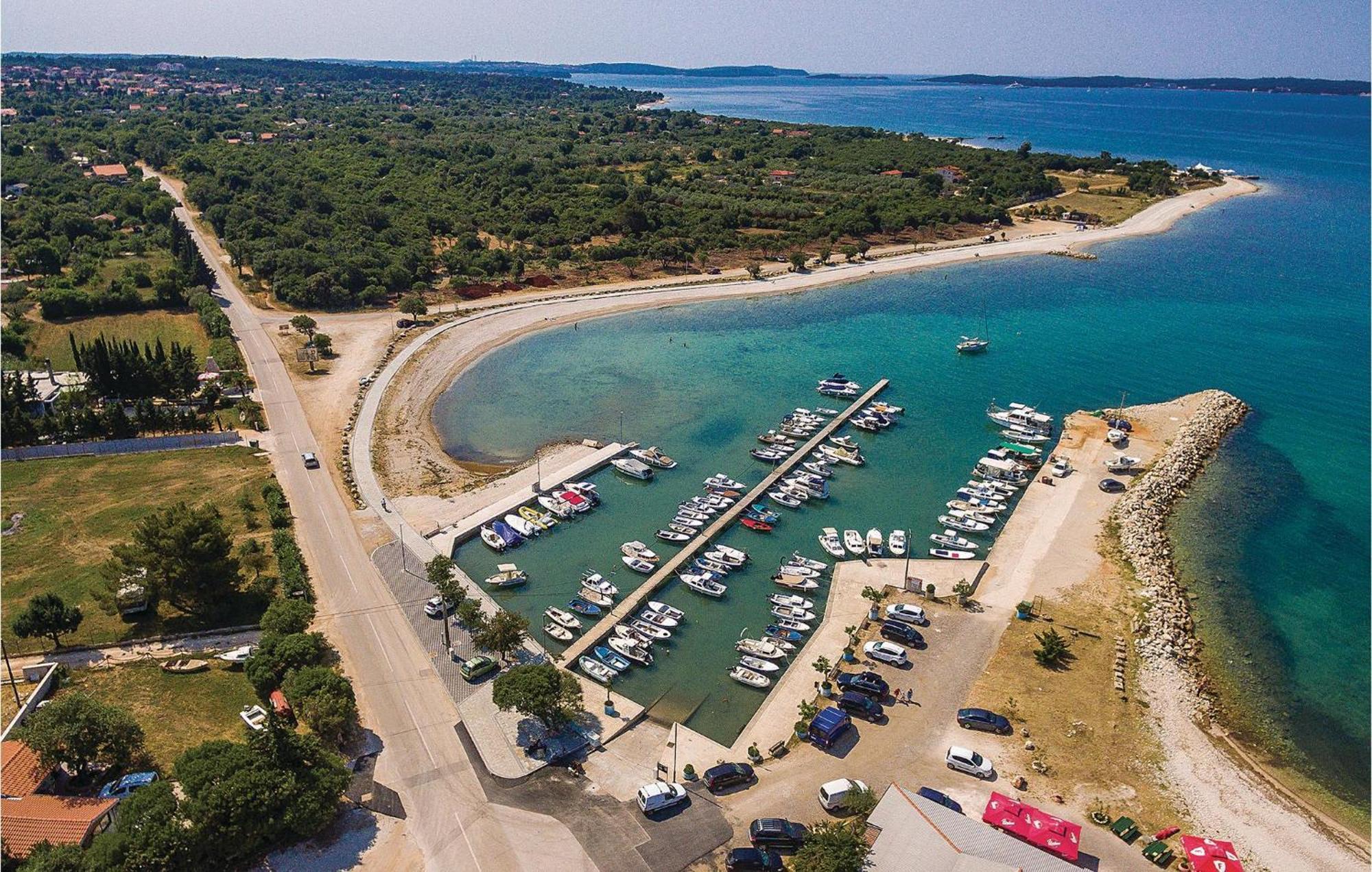 Stunning Apartment In Fazana With House Sea View Kültér fotó
